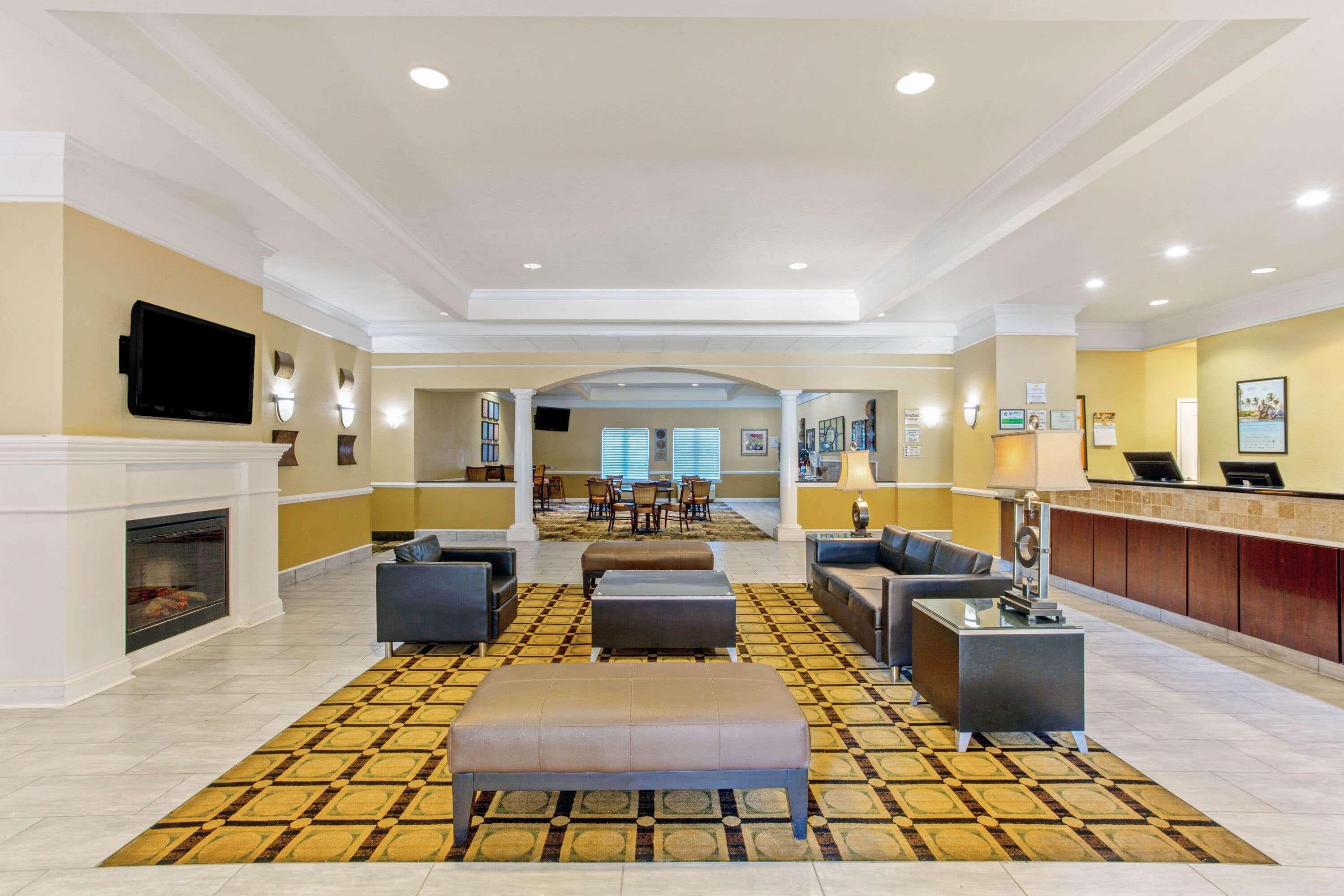 La Quinta By Wyndham - Tillman's Corner Hotel
